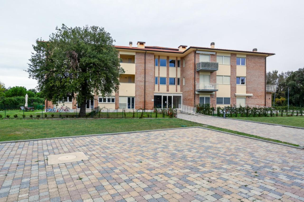 Seaside Flat With Swimming Pool And Private Parking Appartement Calambrone Buitenkant foto